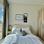 Homes2Retreat - Golf & Desert Views Luxe 1Br Escape