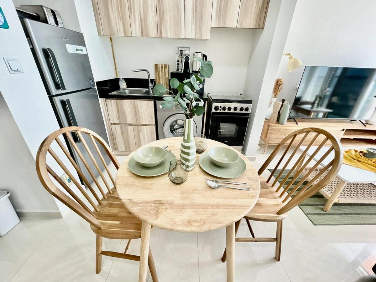 Apartment Homes2retreat - Golf & Desert Views Luxe 1br Escape